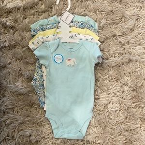 3 month old Carter’s 5 piece onsie set